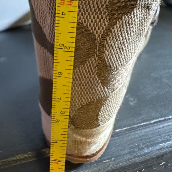 Coach sandals wore once Alina size 11 brown - Picture 4 of 5